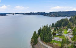 93930 BRIDGE VIEW Ln, NorthBend, OR 97459