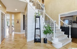 909 Bailey Drive, Papillion, NE 68046