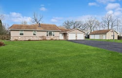 2 Division Street, Bristol, IL 60512
