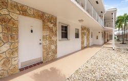 2525 W GOLF Boulevard, Pompano Beach, FL 33064