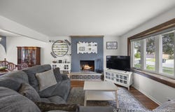 970 Dearborn Circle, Carol Stream, IL 60188