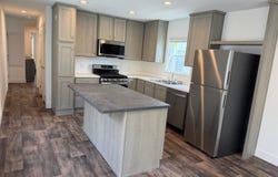 1611 6th Avenue E, Alexandria, MN 56308