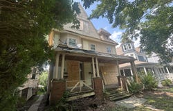 809 Monroe Avenue, Scranton, PA 18510