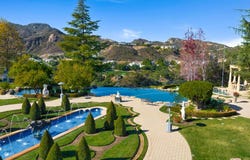 900 W Stafford Rd, Thousand Oaks, CA 91361