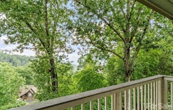 10 Stoney Falls Loop, Burnsville, NC 28714