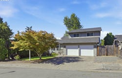 6720 CAMELLIA Ct, Springfield, OR 97478