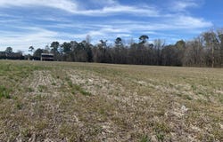 Nc 33 Highway E, Chocowinity, NC 27817