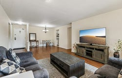 2100 Valencia Drive, Northbrook, IL 60062
