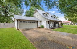 208 Meadow Drive, New Boston, TX 75570