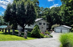 134 BURNING TREE DR., BECKLEY, WV 25801
