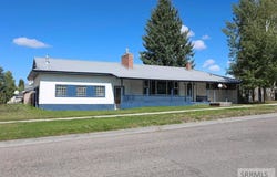 305 E 3rd S, Rexburg, ID 83440