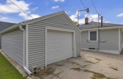 2011 S 16th St, Sheboygan, WI 53081