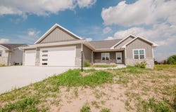 581 Emerald Isle Ct, Wrightstown, WI 54180