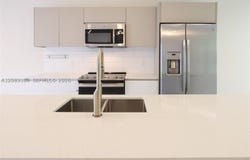 2555 NE 193rd St, Miami, FL 33180