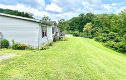 1407 WV-34, Hurricane, WV 25526