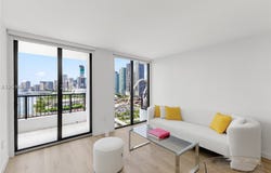 555 NE 15th St, Miami, FL 33132