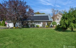 23 Colfax Road, Edison, NJ 08817