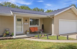 6487 N Marilyn Avenue, Springfield, MO 65803