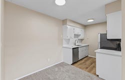 2730 Dale Street N, Roseville, MN 55113