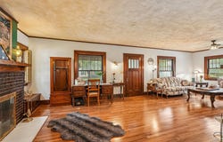 401 E 2nd Avenue, Indianola, IA 50125