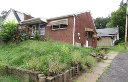 1015 6th Ave, Brackenridge, PA 15014
