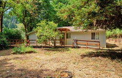 11406 E MAPLETON Rd, Mapleton, OR 97453