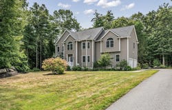 3 Ava Ln, Tyngsborough, MA 01879