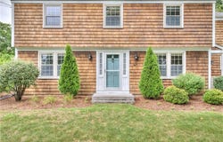 8 Lee Road, Barrington, RI 02806