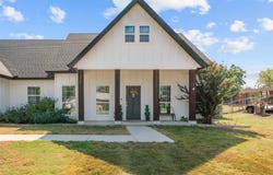 325 Berryhill Drive, Springtown, TX 76082