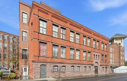 19 Market St, Paterson City, NJ 07501-1741
