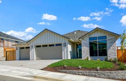 586 NW CASCADE MOUNTAIN Dr, Dallas, OR 97338