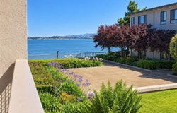 8 Commodore DR, Emeryville, CA 94608