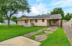 542 Saint John Street, Bay Saint Louis, MS 39520
