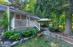 2 Avon Road, Delmar, NY 12054