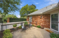 1002 Bridges Drive, Arlington, TX 76012