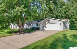 618 N 1 Street, Waterville, MN 56096