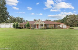 1907 Teche Drive, Breaux Bridge, LA 70517