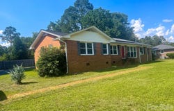 14 Hamden Circle, Cheraw, SC 29520