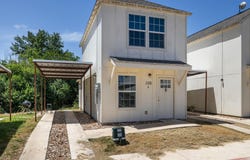 230 Debus Dr, Taylor, TX 76574
