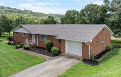 3609 Douglas Dam Rd, Kodak, TN 37764