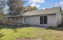 210 S MEREDITH Dr, Newberg, OR 97132
