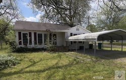 211 SW Front st, New Boston, TX 75570