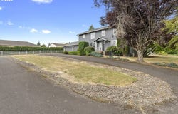 2607 SW PLEASANT VIEW Dr, Gresham, OR 97080