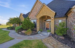 2900 Fontaine Place, Yukon, OK 73036