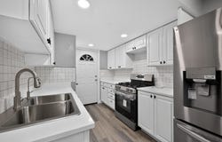 257 dover Drive, Des Plaines, IL 60018