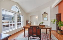 100 CHERRY HILL Dr, Mosier, OR 97040