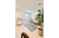 3344 W 105th Ter, Hialeah, FL 33018