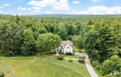 18 Lawrence St, Pepperell, MA 01463