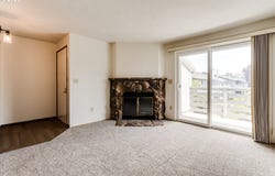 650 HARLOW Rd, Springfield, OR 97477