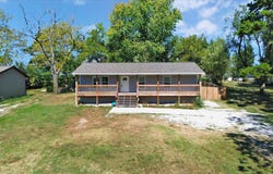 307 S Nettleton Avenue, Mansfield, MO 65704
